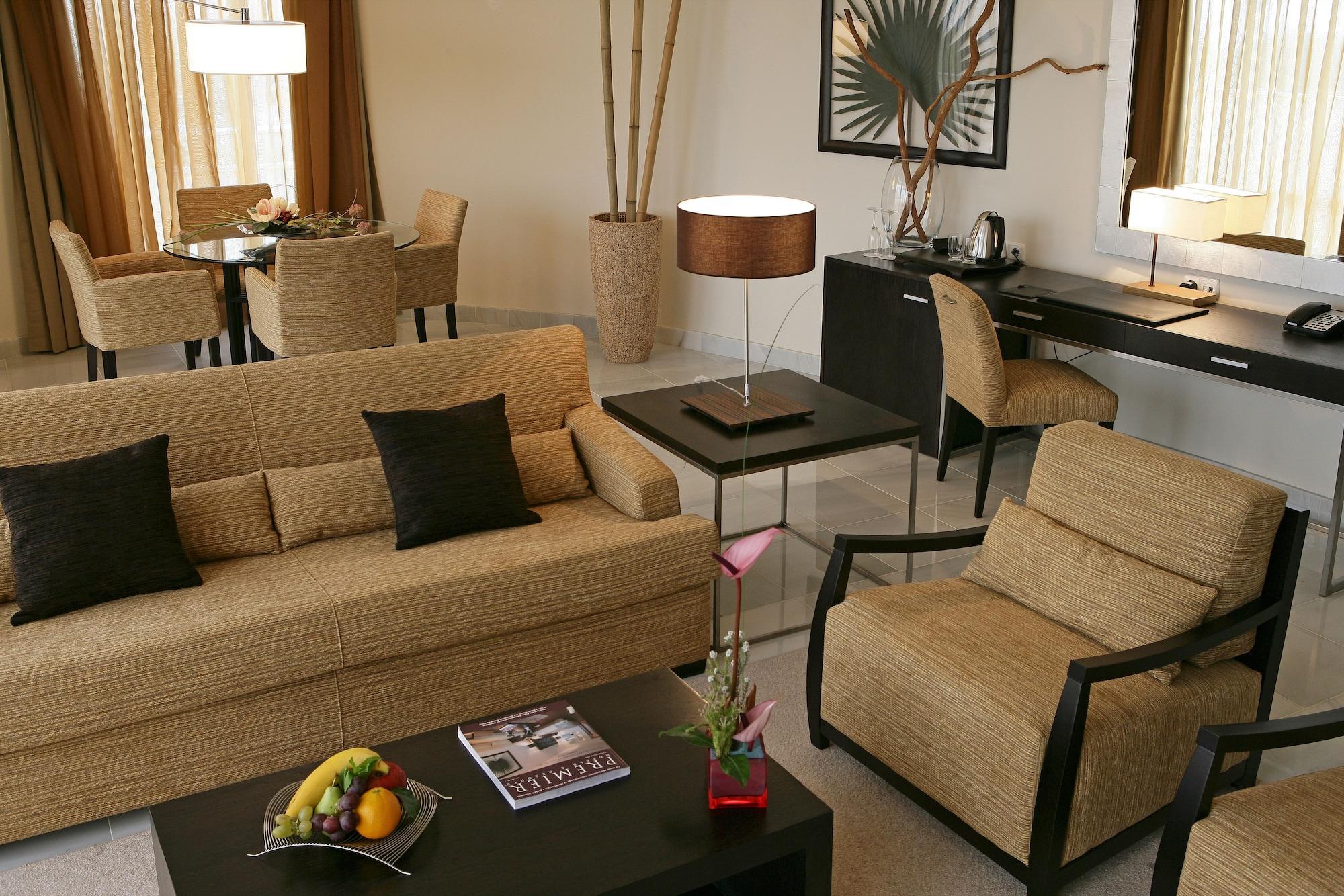 Senator Banus (Adults Only) Hotel Estepona Kültér fotó A suite at the hotel
