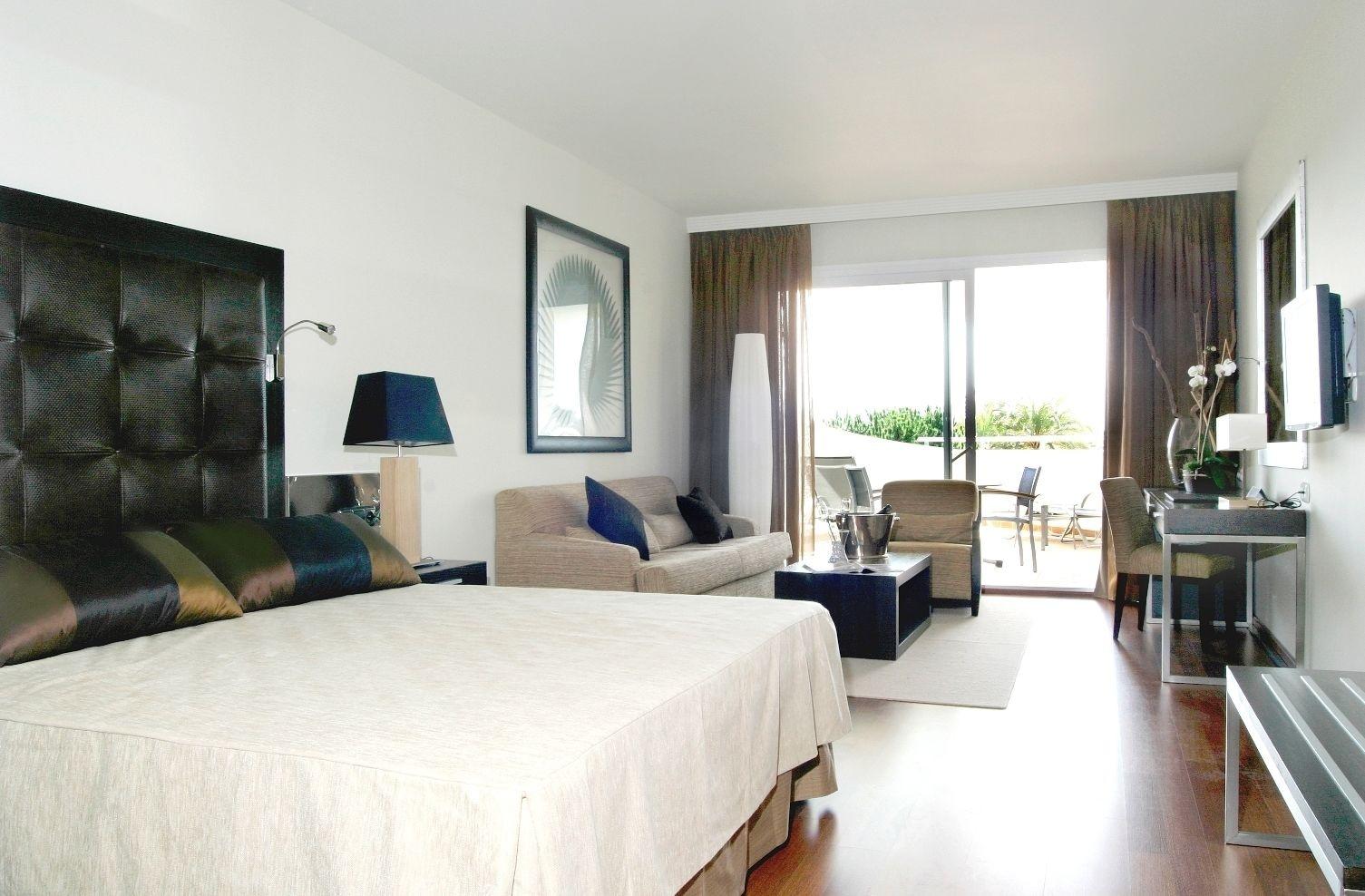 Senator Banus (Adults Only) Hotel Estepona Kültér fotó A room at the hotel