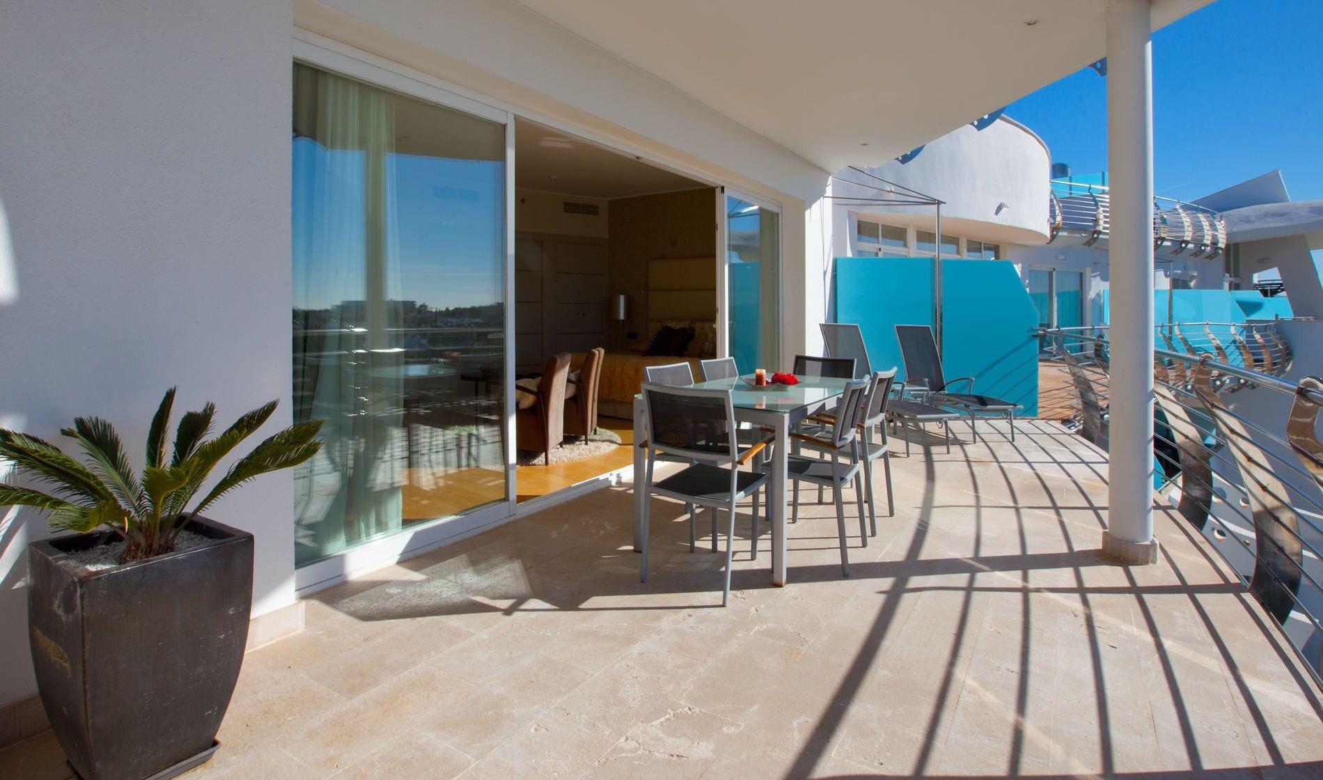 Senator Banus (Adults Only) Hotel Estepona Kültér fotó A balcony