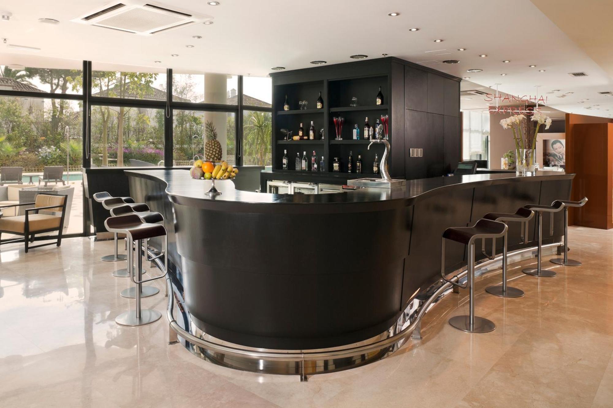 Senator Banus (Adults Only) Hotel Estepona Étterem fotó The bar at the hotel